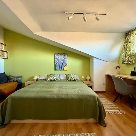 شقة Elephant رازلوغ